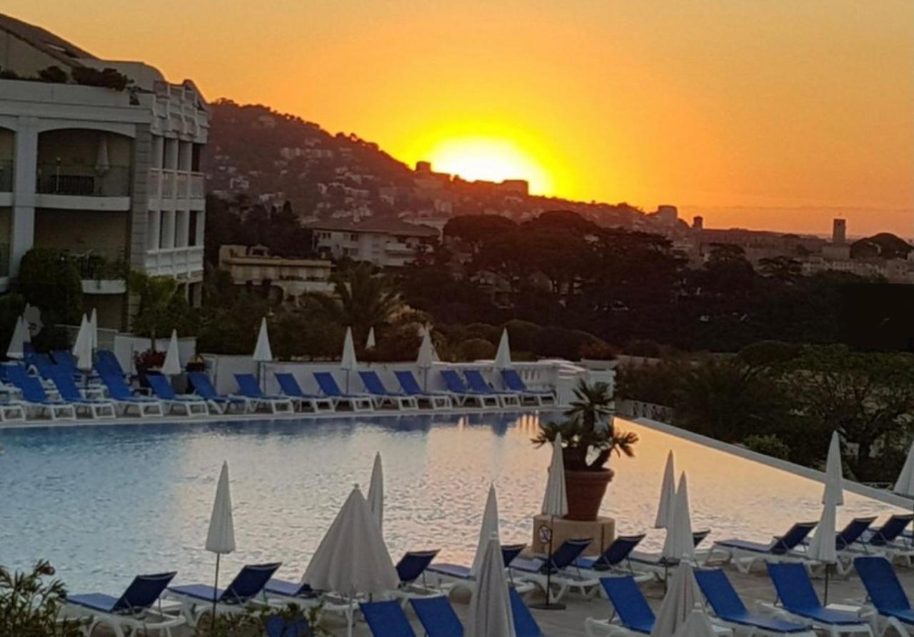 Exceptionnel Sur Cannes Vue Mer Piscine Exteriör bild